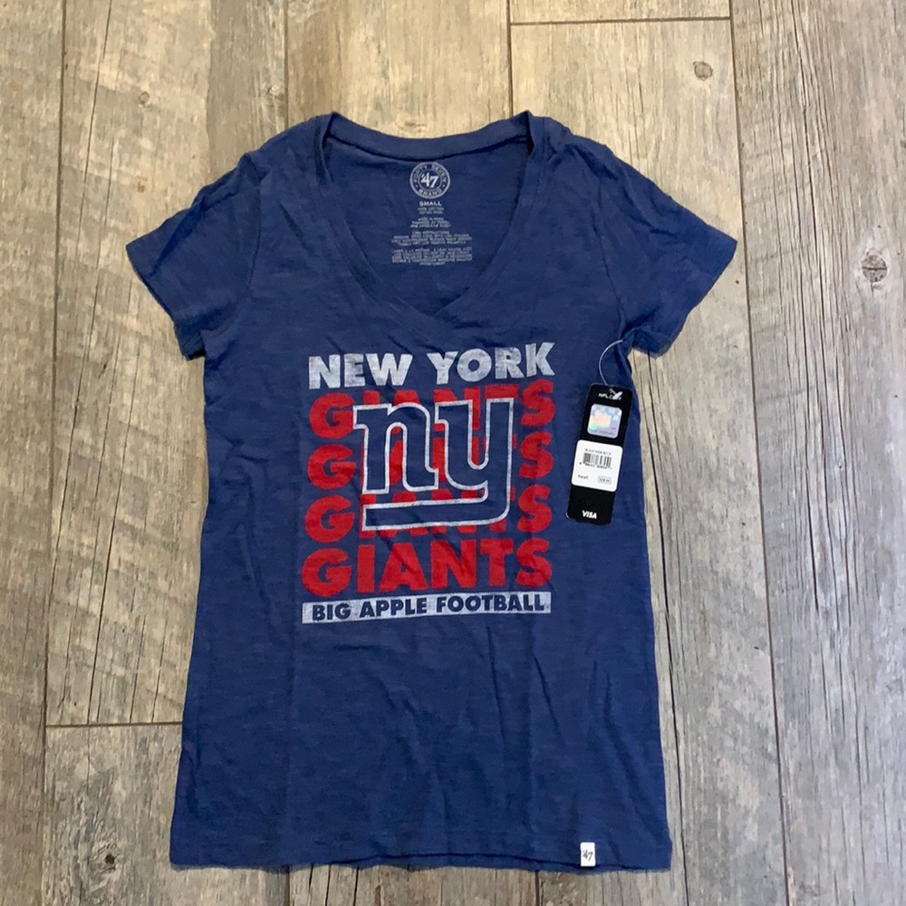 ‘47 Women’s Short Sleeve V Neck NY Giants Top